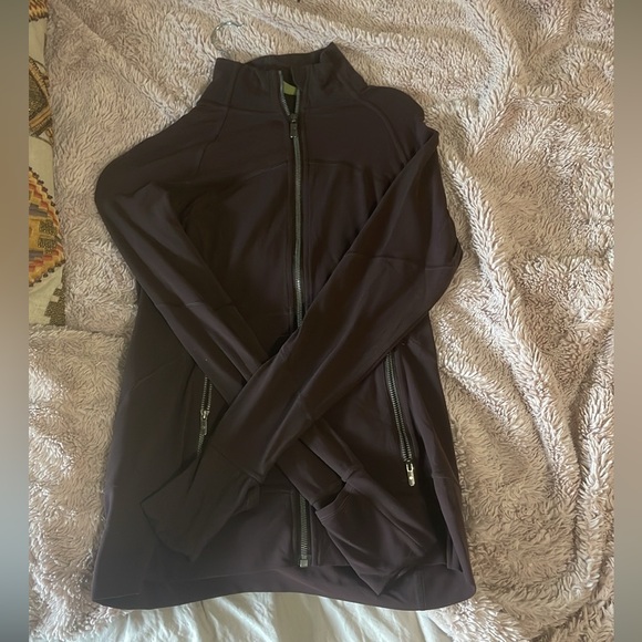 Lululemon contour jacket Great condition pelt color sz 8 - Picture 6 of 7